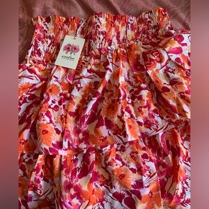 Entró brand beautiful tiered skort with shorts. Elastic waist size large. New.